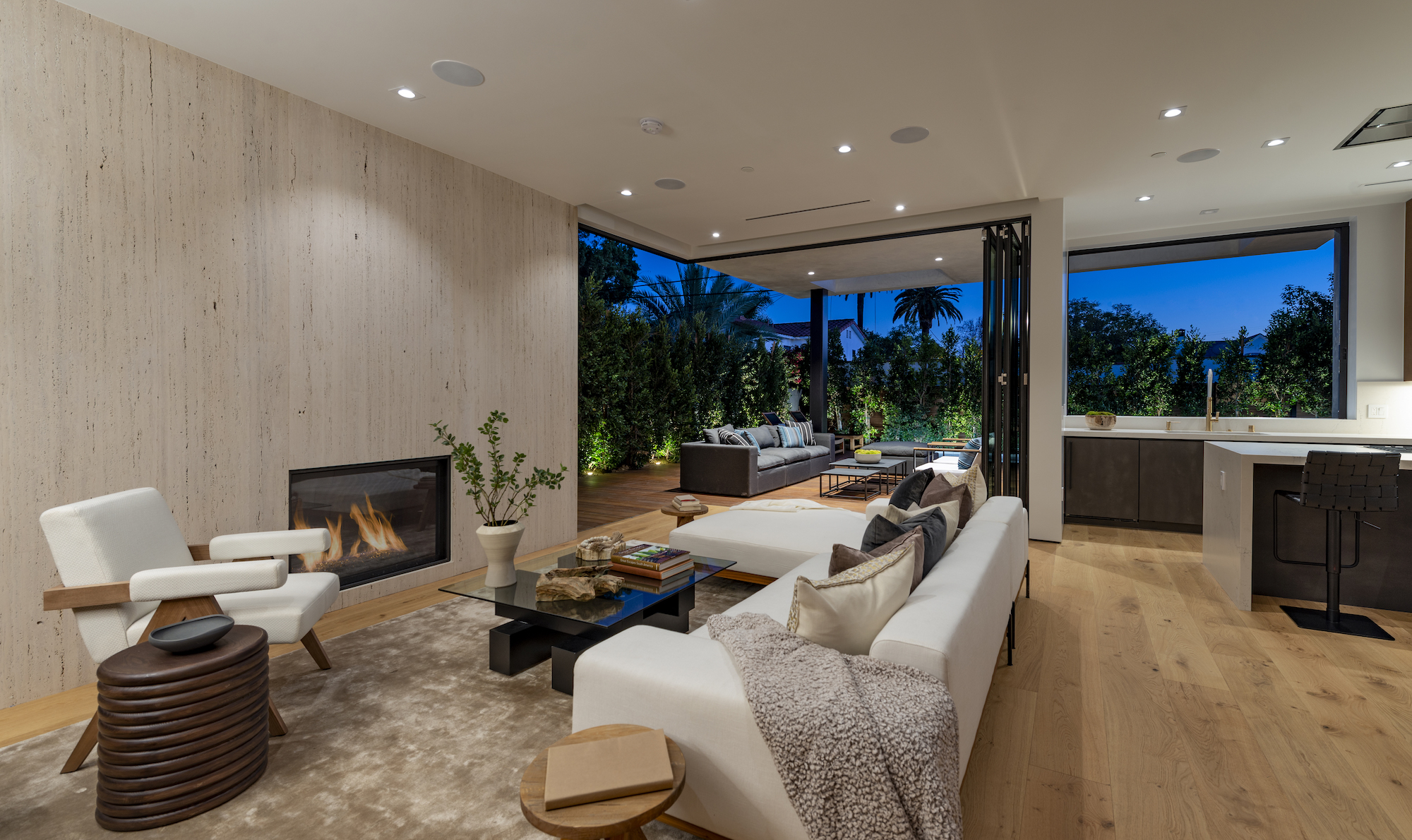 Gallery 32